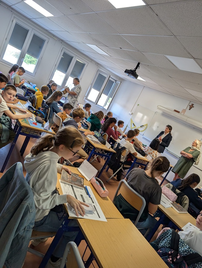 1759339800636 1759339800636